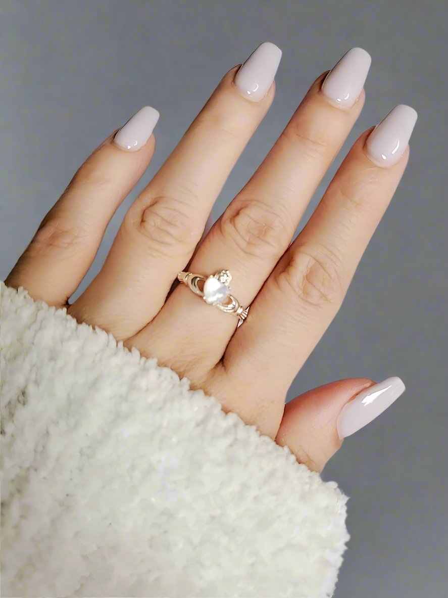 Sterling Silver Mother of Pearl Claddagh Ring