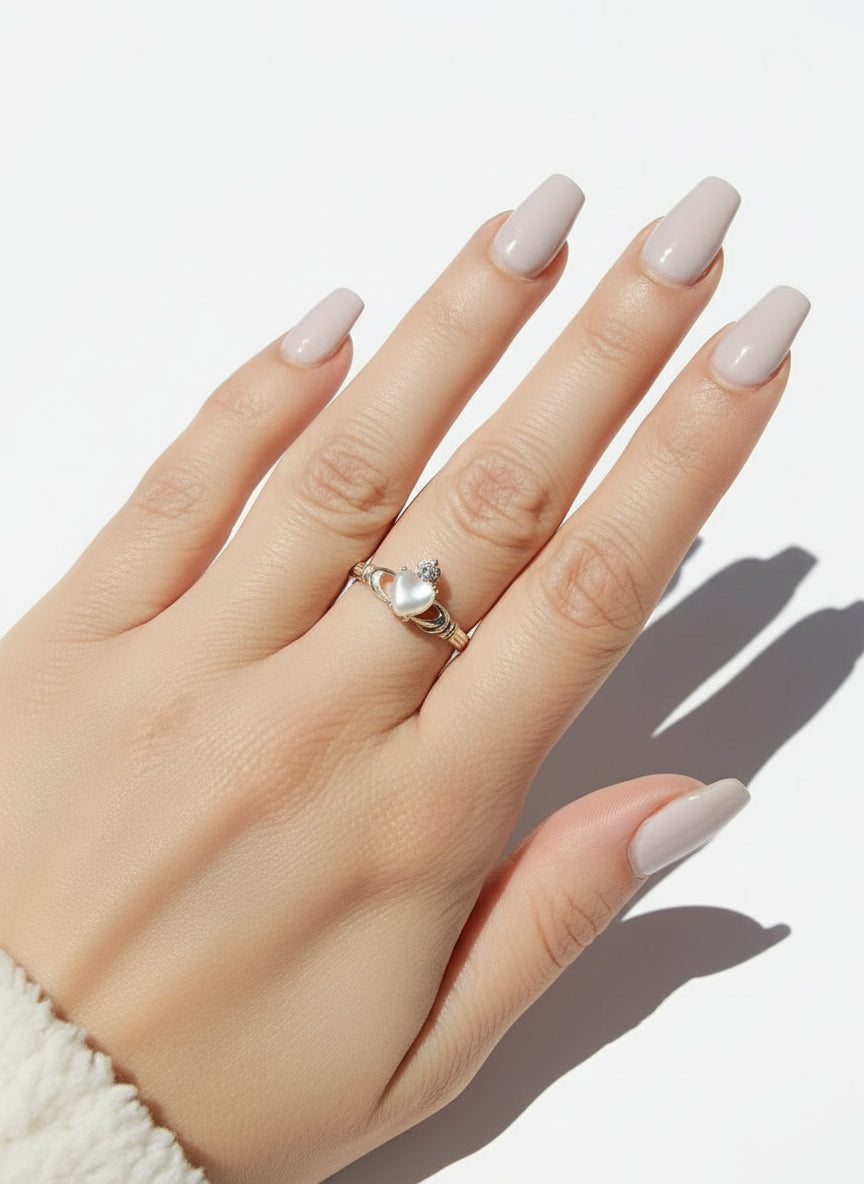 Sterling Silver Mother of Pearl Claddagh Ring