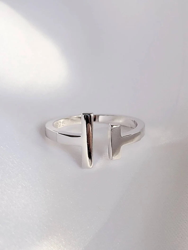 Double Bar T Ring