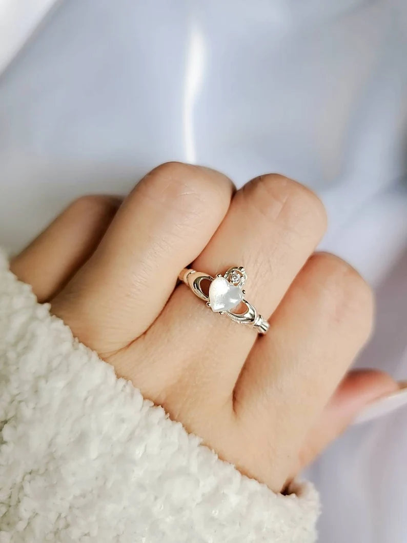 Sterling Silver Mother of Pearl Claddagh Ring