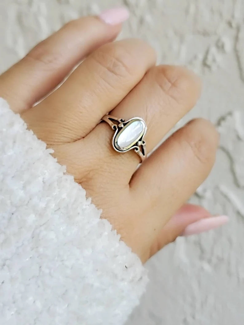 Mother of Pearl Oval Stone Ring