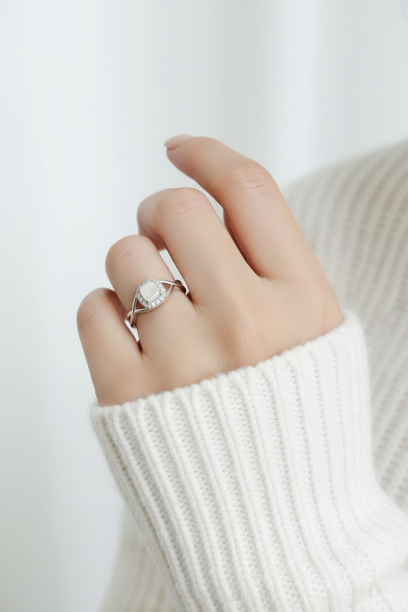 White Natural Mother of Pearl Sterling Silver Ring