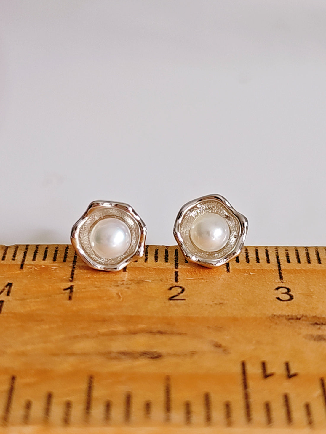 Dainty Pearl Flower Earrings