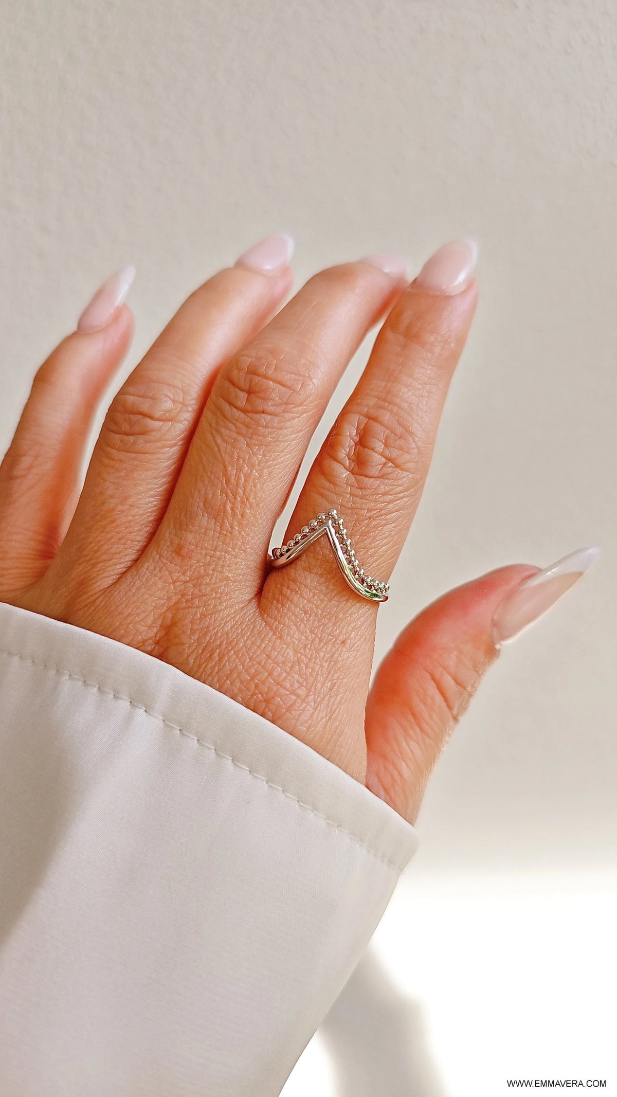 Cvpoint Ring High Polished Beaded Chevron V Ring