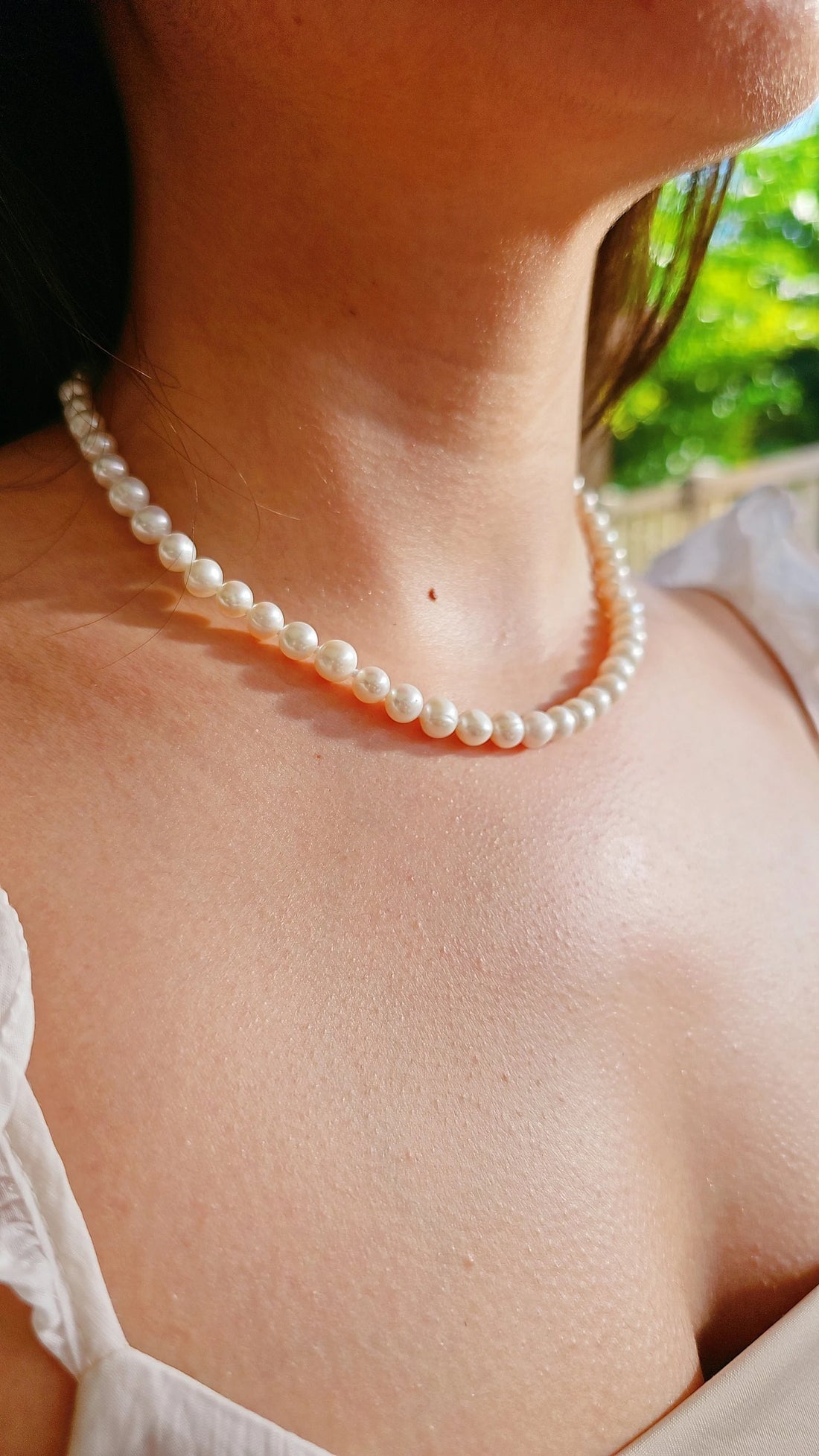 Classy Women's Pearl Necklace