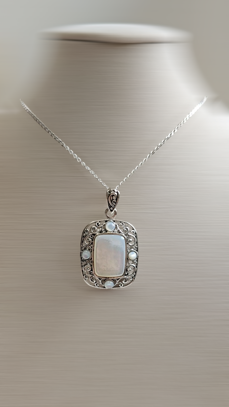 Mother of Pearl Pendant Necklace