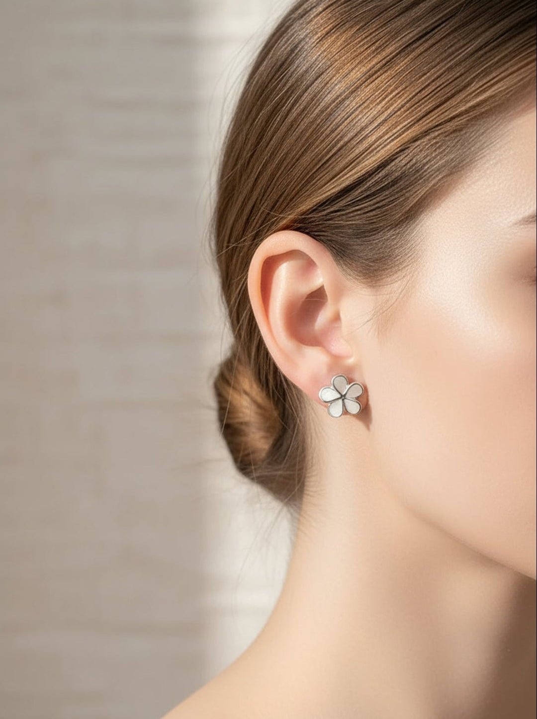 Sterling Silver 925 Mother of Pearl Flower Earrings